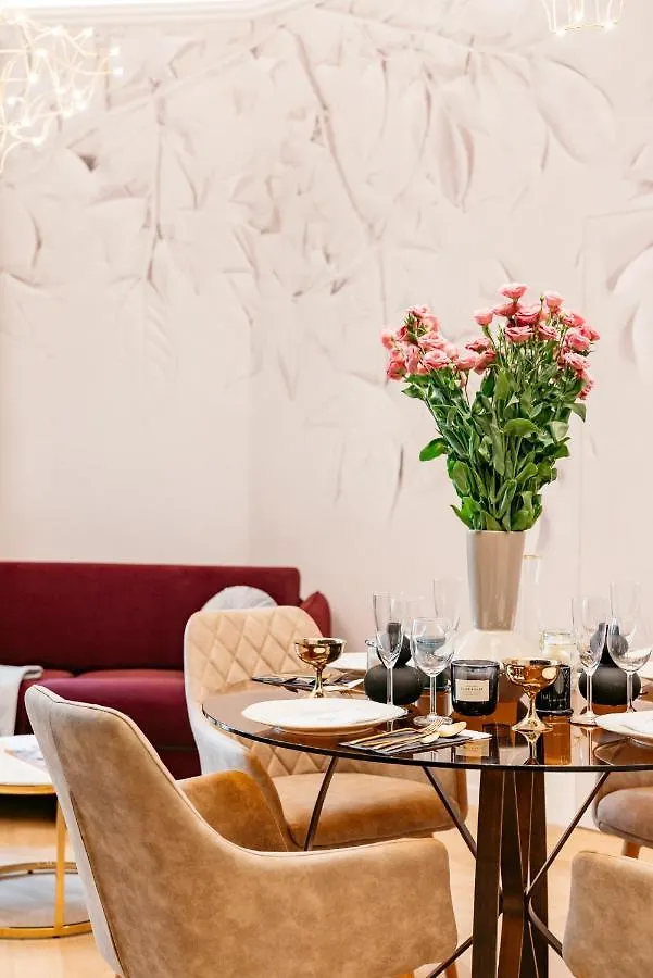 Dandelion Apartment - Loftaffair Krasków 0*,  Πολωνία